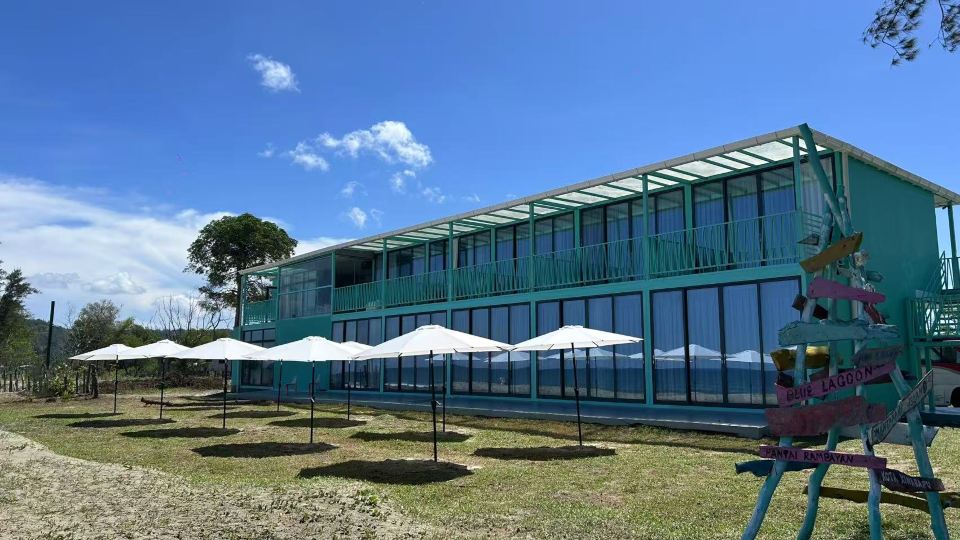 ALAYA BEACH CLUB