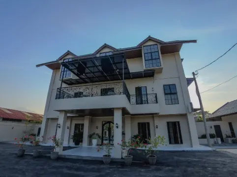 The Pavilion Cirebon Hotels in Kesambi