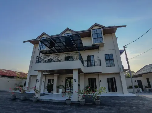 The Pavilion Cirebon Hotels in Talun