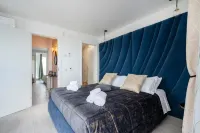 Mare | Fronte Mare con Balcone – Vicino al Centro Storico