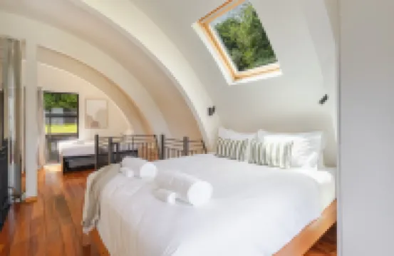 Arc House | 5min to Town • Spacious Loft House