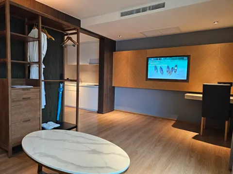 รูปภาพของสตูดิโอพร้อมห้องครัวใน  .ระเบียงขนาดใหญ่หาดราไวย์.