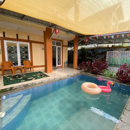 Villa Fathan private pool Hotels in Pacet