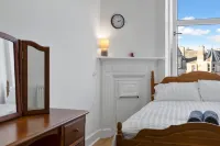 Leith Walk 2BR Apartment | Pool Table | City Tram - Condos