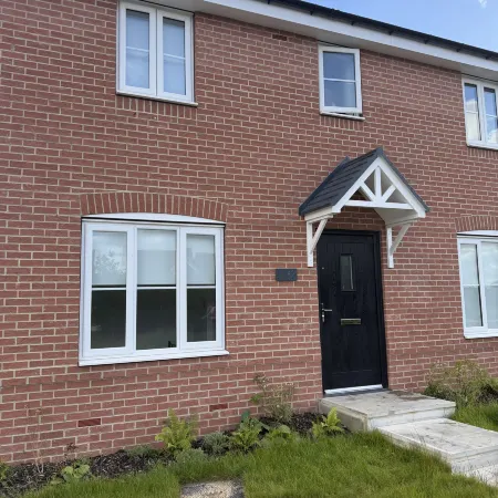 Beautiful New-Build Home in Grimsby With free parking