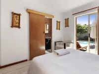 Sunset Residence Hotels near Paddocks shopping Centre