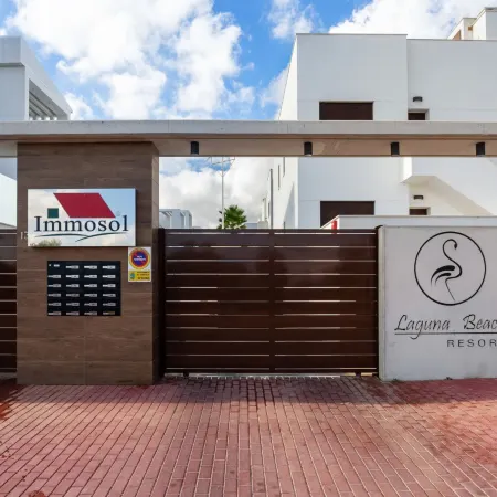 Penthouse with private rooftop & pool in Torrevieja