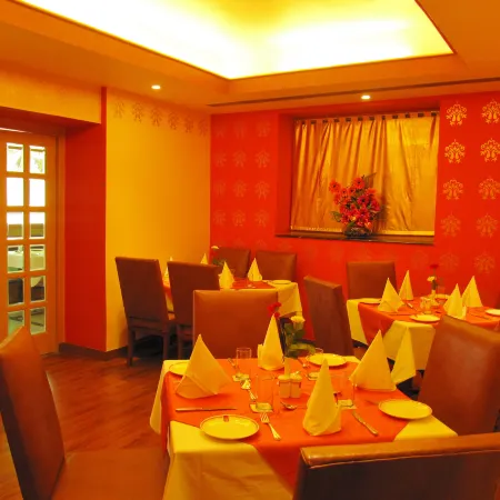 Ritz Plaza