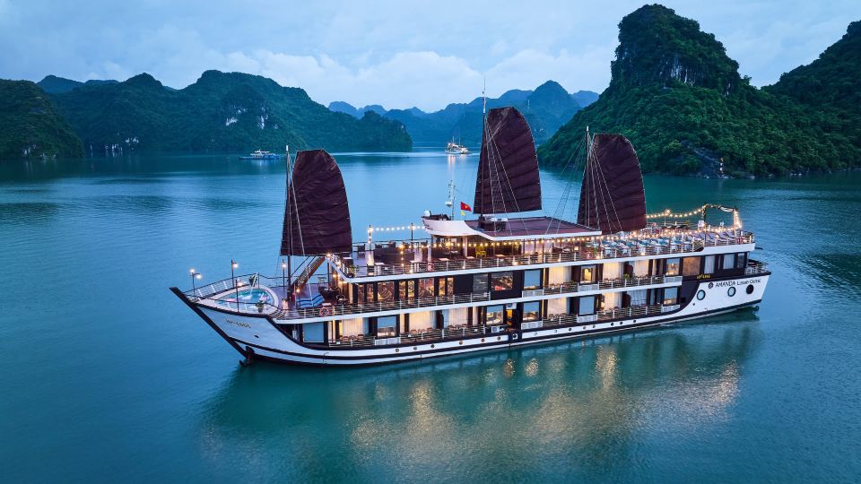 Amanda Luxury Cruise