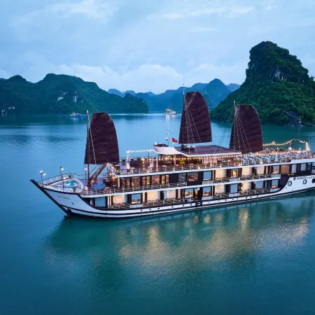 Amanda Luxury Cruise