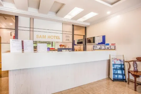 Sam Hotel Sitiawan Отели рядом с достопримечательностью «Tua Pek Kong Temple»