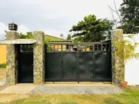 Holloway Hideaway