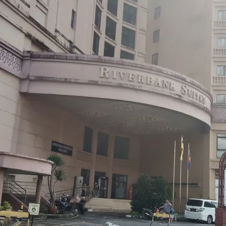 Riverbank Suites - River View Level 11, Sleeps 7