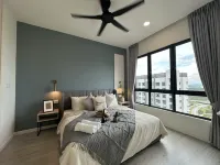 Modern Suite in Seri Kembangan | Nearby MRT Hotels in Seri Kembangan