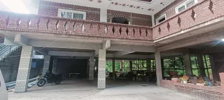 FIVE FALLS RAMANA VILLA Отели рядом с достопримечательностью «Courtallam Five Falls»