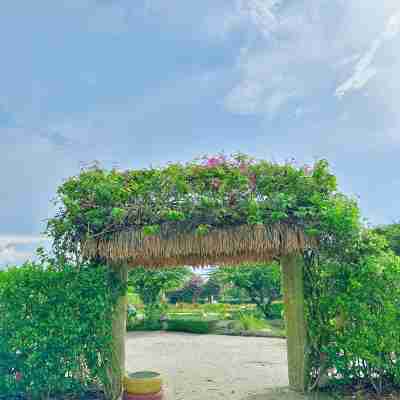 Casa Forest Modern Suites at Forest City JB Hotel Exterior