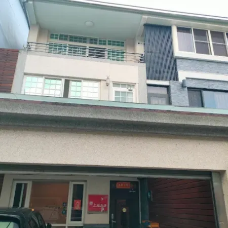 Fall in love Karuizawa Hostel Отели рядом с достопримечательностью «Винодельня Пули»
