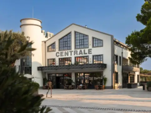 Centrale Lustica Bay by Angsana