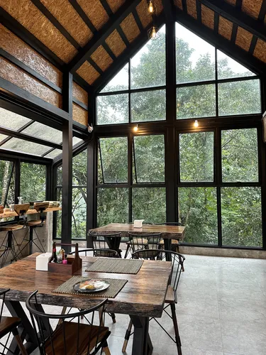 รูปภาพของไฮ แลนด์ ฟอเรสต์ วิว