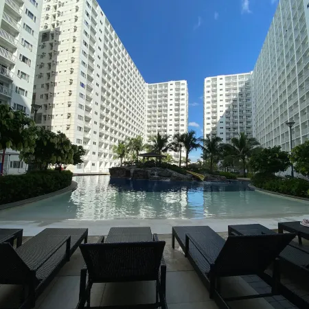 Cozy 1 BR unit @ Shore 1 Residences Mall of Asia