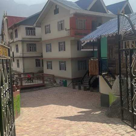 Lotus Inn Blue Pine
