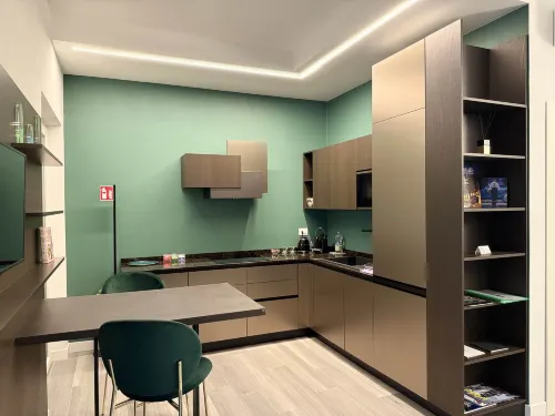 Cheeky Peacock Luxury Suite • 2 min to Arena - 부티크