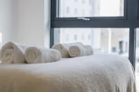 Luxury 2 Bedroom Apartment Near Slough Station | Balcony | - Condos