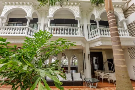 CityBlue Creekside Hotel & Suites