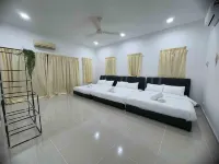 25 pax Golf Resort Private Villa Hotels in Кулим
