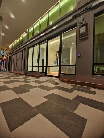 Karasky Hotel Отели рядом с достопримечательностью «Парк Аспен Вижен Сити Сентрал»