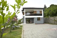 FARM STAY VILLA HIDDEN GARDEN Hotels in 