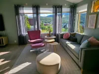 Large modern house, perfect for northern lights hunting.