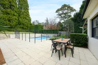 Luxury Family Retreat with Pool | Pymble Station