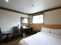 GAIA HOTEL Hotels near منتزه سامدا
