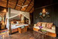 Tree House Hideaway - Homestays