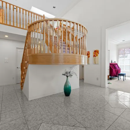 Elegant Richmond Stay Near YVR & Steveston