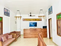 Panda Hostel - parking