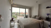 Mae Phim Beachside 1BR Condo | Rooftop Sea View Pool - Apartments