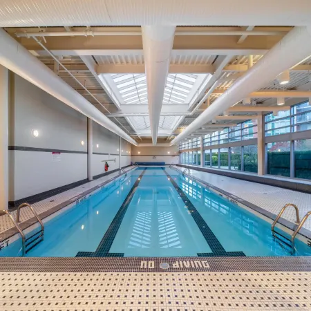Central Downtown Living|Water View |Free Parking