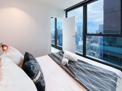 LV42 High-rise condo CBD panoramic city view