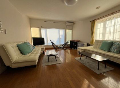 Whole House / 10 ppl/ 3 Parking /Free Wifi!