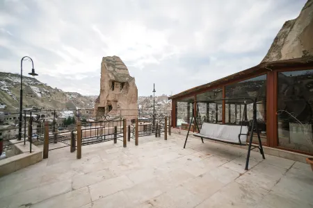Zeus Cave Suites