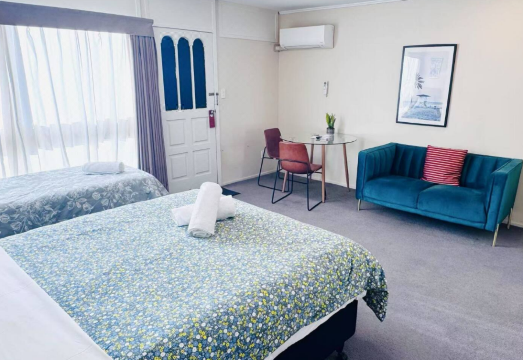 Merivale Court Large Studio-Unit 2 객실 인테리어