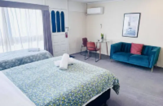 Merivale Court Large Studio-Unit 2