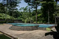 Pelangi Hotel @ ARTOTEL Pelangi Park - Pools
