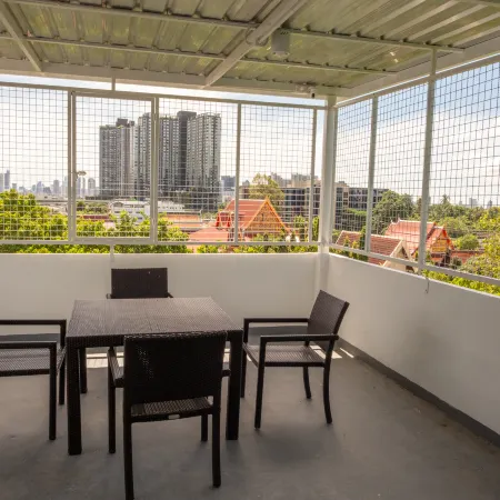 Kanal Bangkok Service Residence Отели рядом с достопримечательностью «Станция метро BTS-Bang Wa»