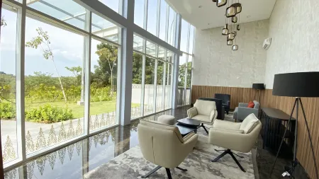 REOTEL at THE NOVE - NUVASA BAY serviced apartment Отели в г. Нонгса