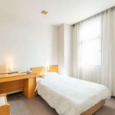 Front Desk-less Fitness Hotel Iroha 鄰近岸和田的酒店