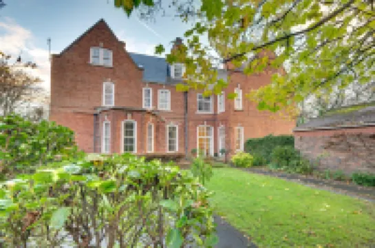 Angel's Haven Apartments - By Week2Week Hotels near Sandhaven Beach