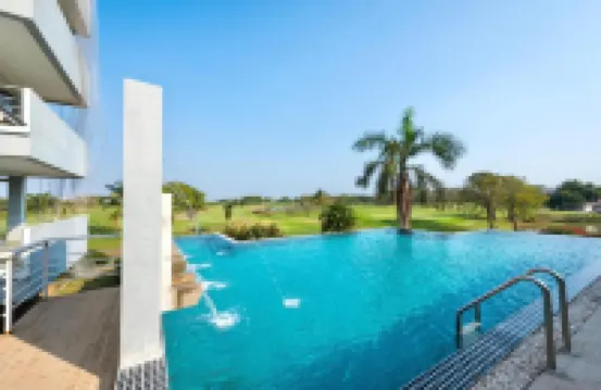 Uniland Golf & Resort